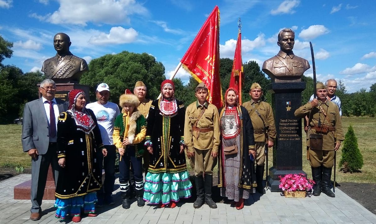 Открытие памятника Герою России М.М.Шаймуратову в Тербунском районе (лето 2020 года)